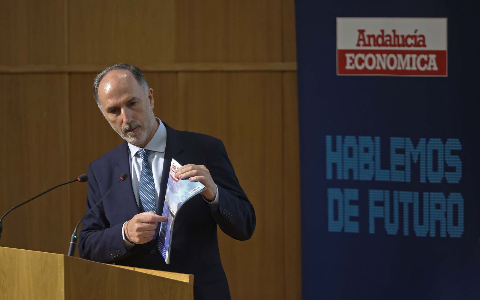 Imágenes de la presentación de la revista Andalucía Económica en Algeciras