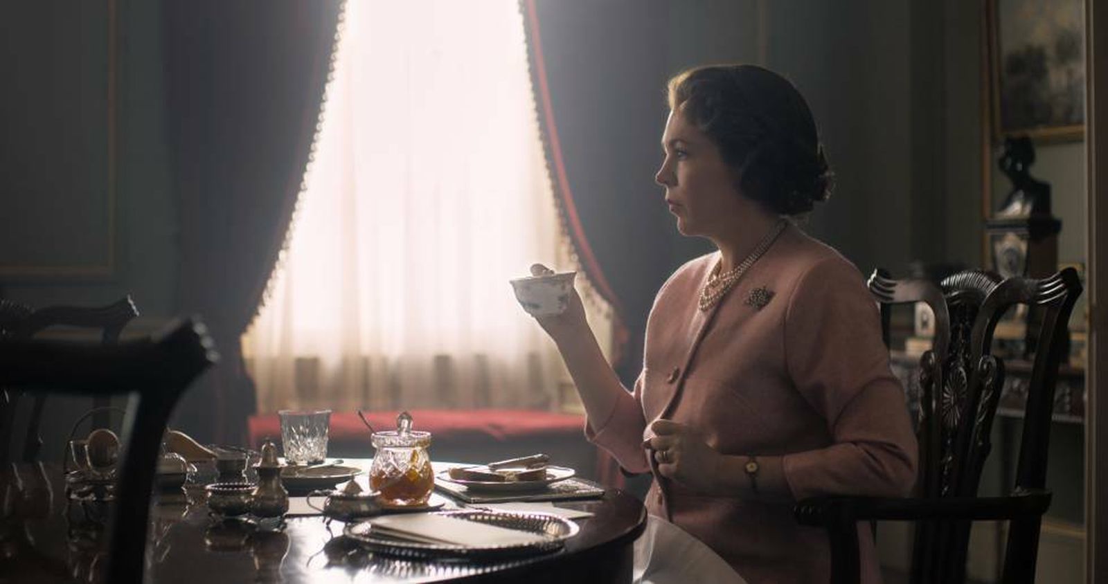 Olivia Colman como Isabel II en 'The Crown'