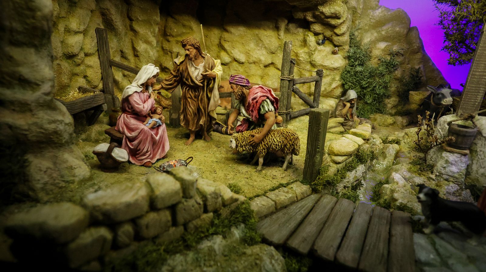 Así es la exposición de belenes en los claustros de Jerez