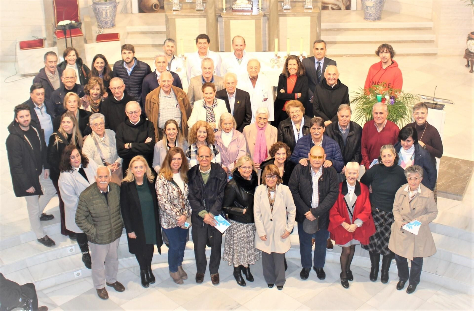 El equipo del voluntariado de San Juan Grande durante el acto de homenaje.