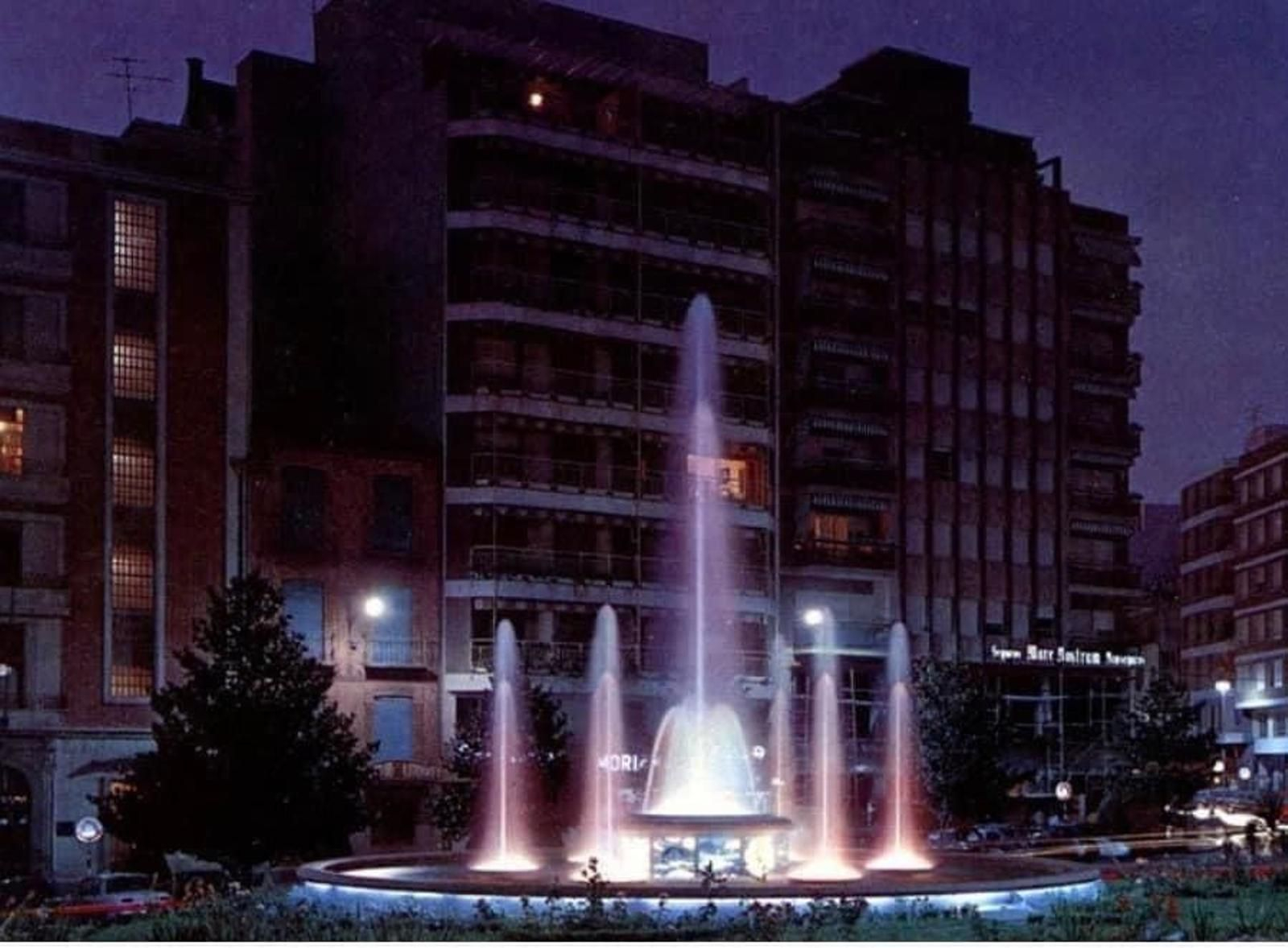 Plaza de la Constitución en el pasado.