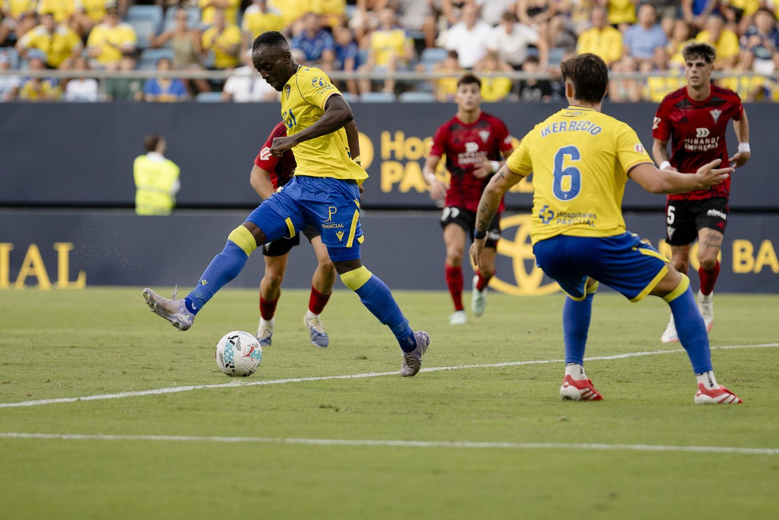Búscate en las imágenes del primer partido del Cádiz CF- Mirandés