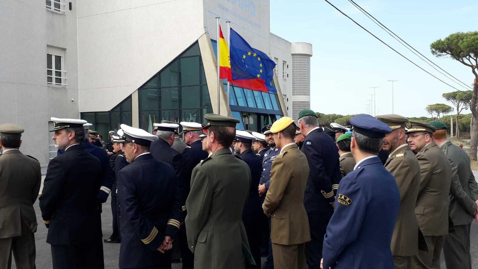 Militares de varias nacionalidades durante en el acto.