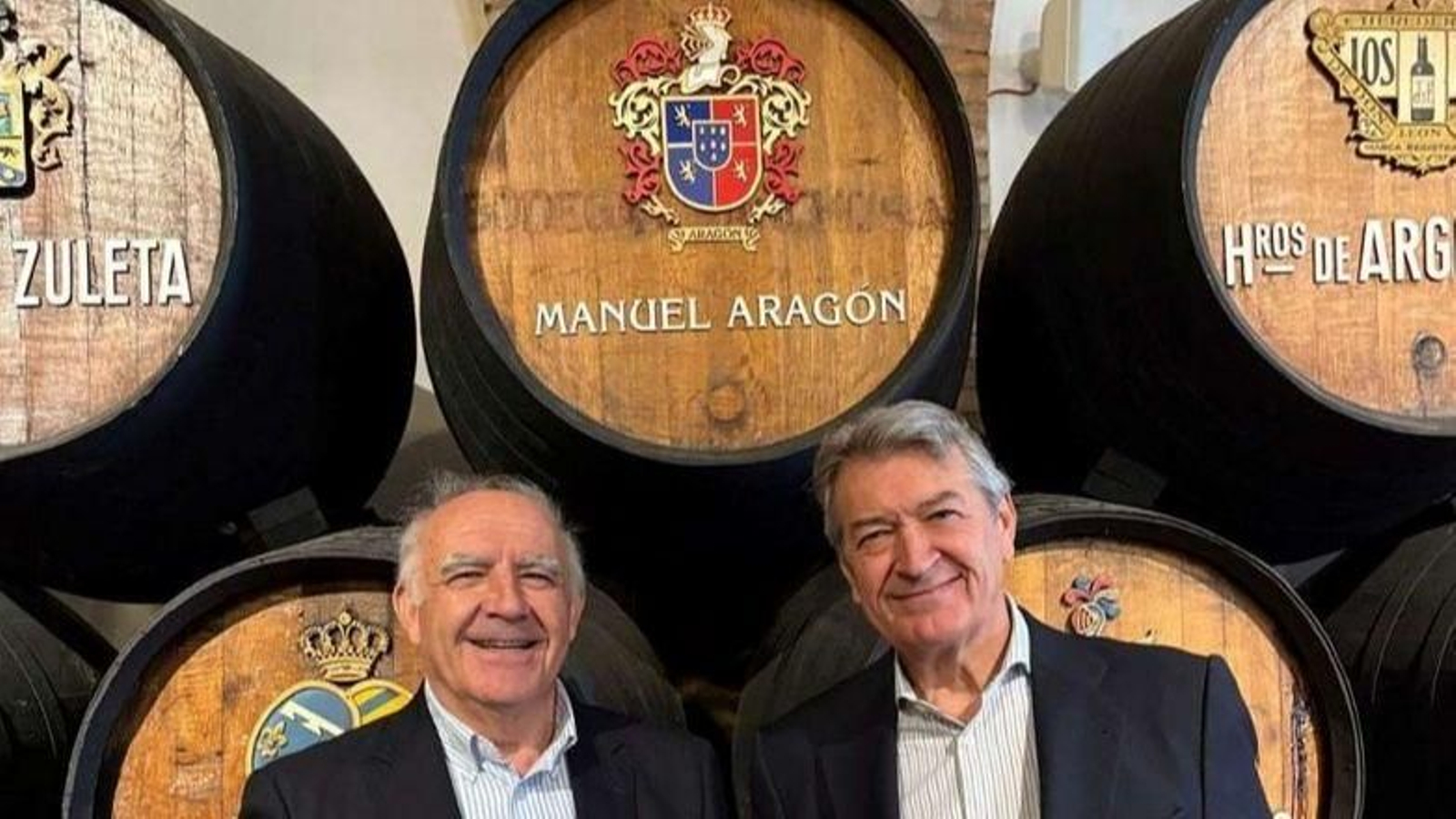 Sebastián Aragón Moreno, gerente y enólogo de la bodega, y César Saldaña, en el Consejo Regulador.