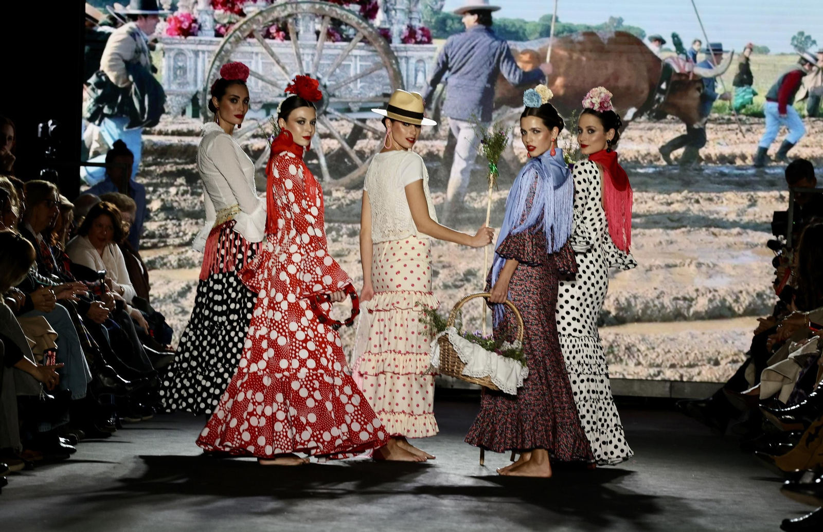 Desfile de la Hermandad del Rocío de Sevilla en We Love Flamenco 2025, todas las fotos