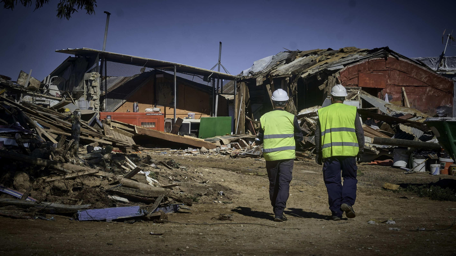 Derribos de las casetas de pescadores en la playa de La Casería
