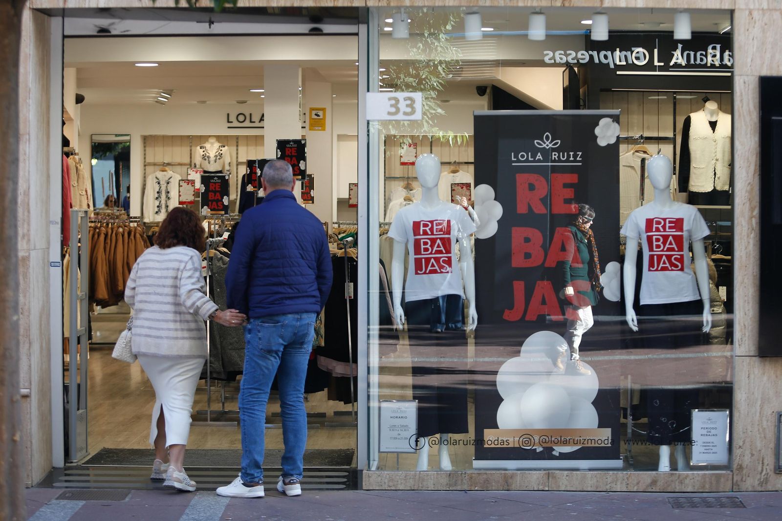 En imágenes, el inicio de las rebajas de enero en el Campo de Gibraltar