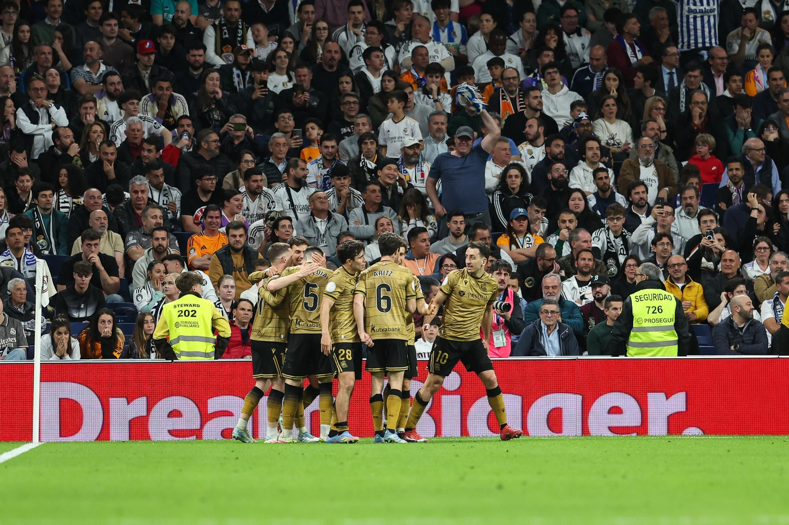 Las fotos del Real Madrid - Real Sociedad camino del Estadio de la Cartuja