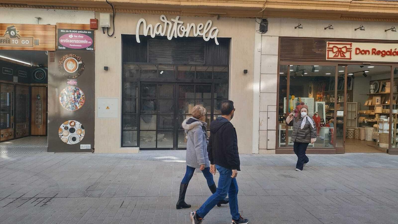 Local de Martonela, en la calle Cruz Conde. Local de Martonela, en la calle Cruz Conde.