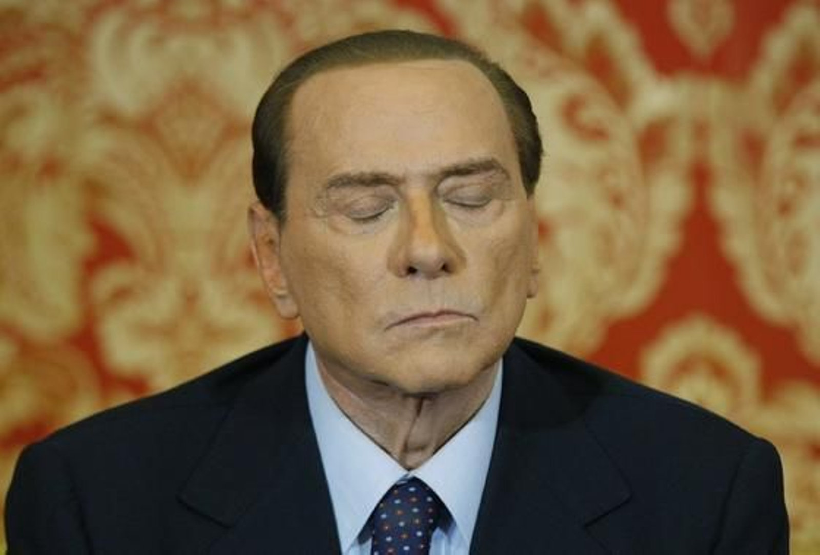 Berlusconi confirma que no será candidato pero seguirá en política