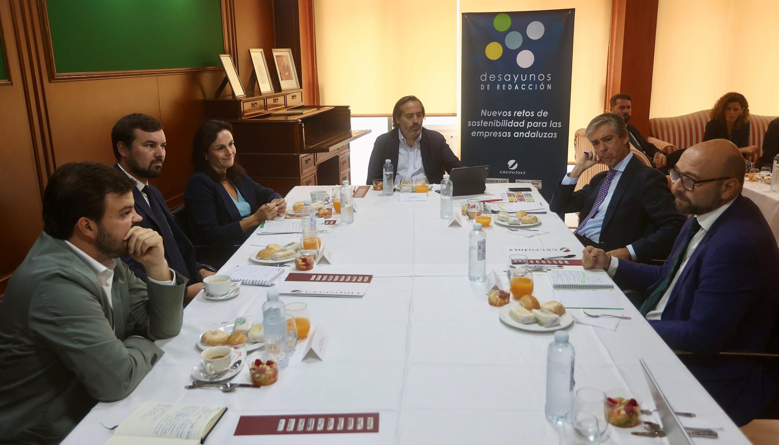 Fotografía tomada durante el desarrollo del desayno de redacción Nuevos retos de sostenibilidad para las empresas andaluzas. Fotografía tomada durante el desarrollo del desayno de redacción Nuevos retos de sostenibilidad para las empresas andaluzas.