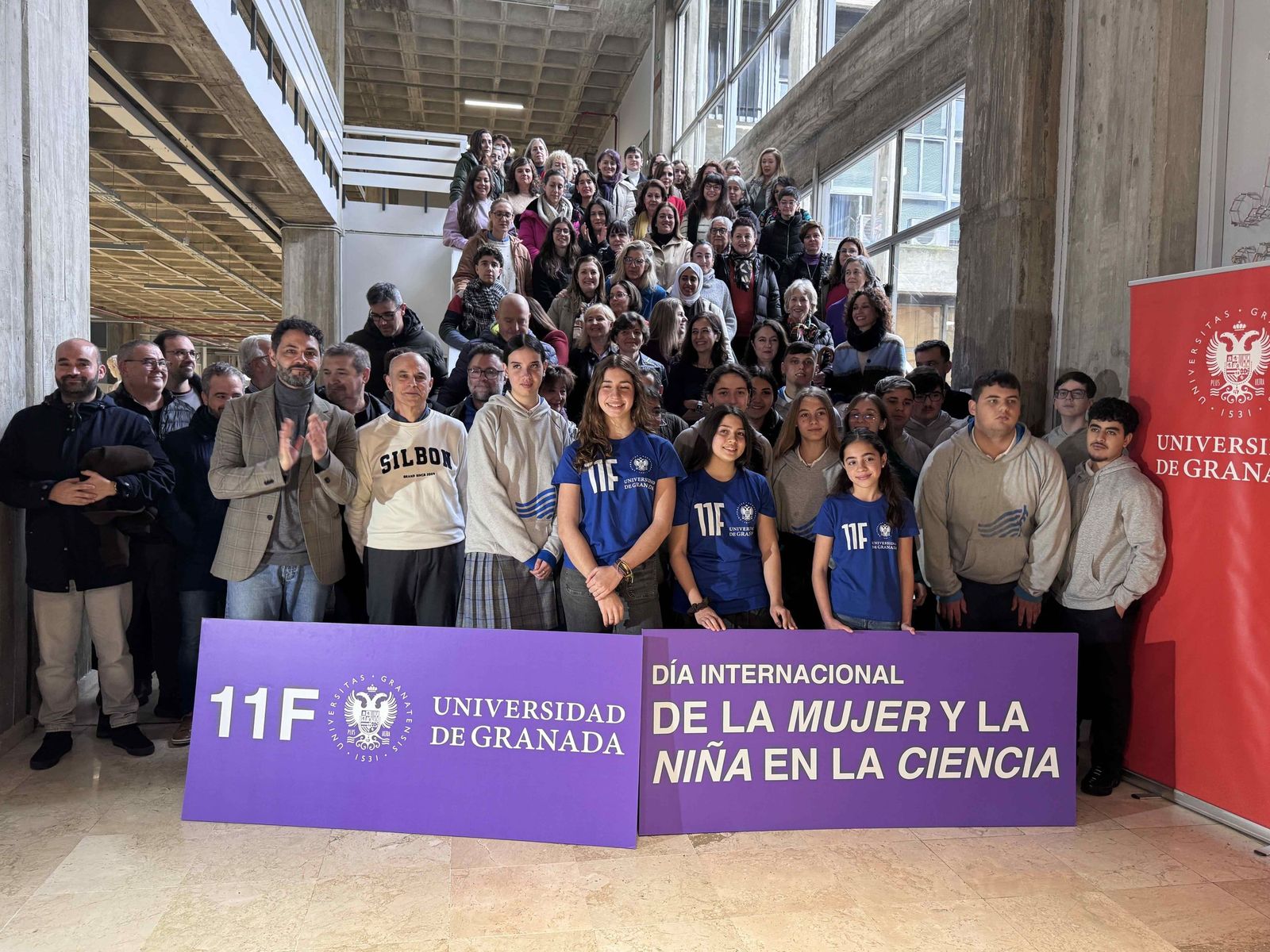 Foto por el día de la Mujer y la Niña en la Ciencia en Filosofía y Letras.