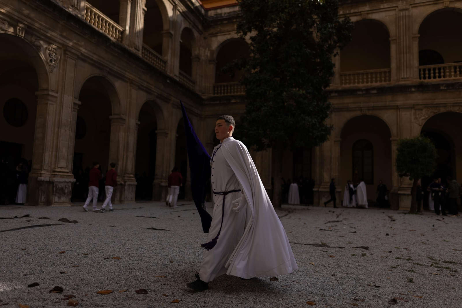 Así vivió granada la salida de la Hermandad del Rosario 2025