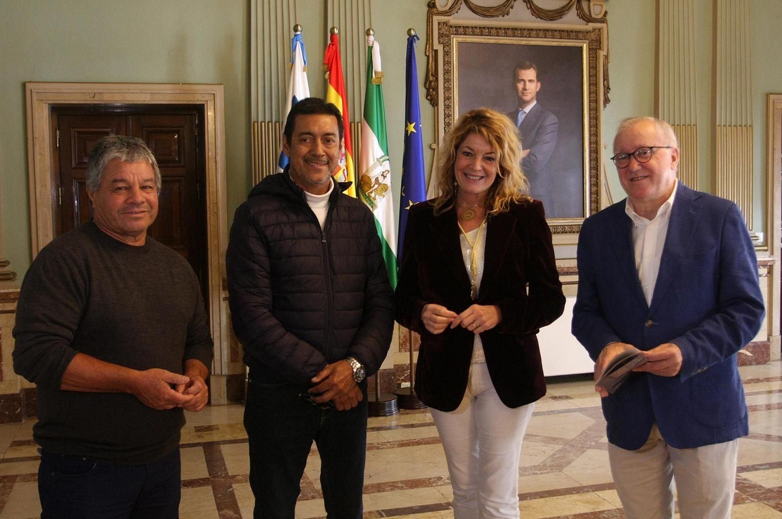 Luzardo y Alzugaray son recibidos en el Ayuntamiento de Huelva.