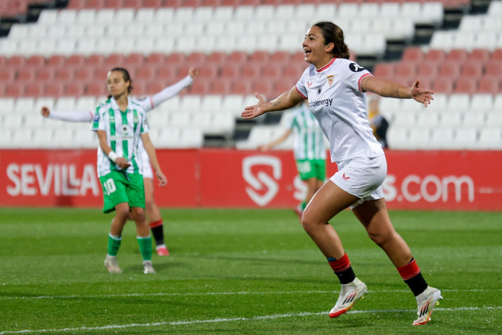 Las imágenes del derby femenino Sevilla FC - Real Betis