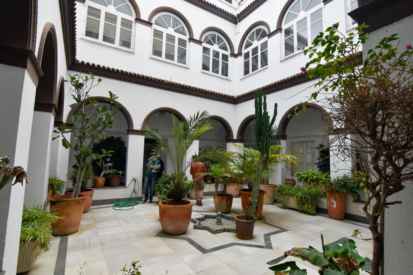 El patio interior del edificio de la Junta de Obras del Puerto.