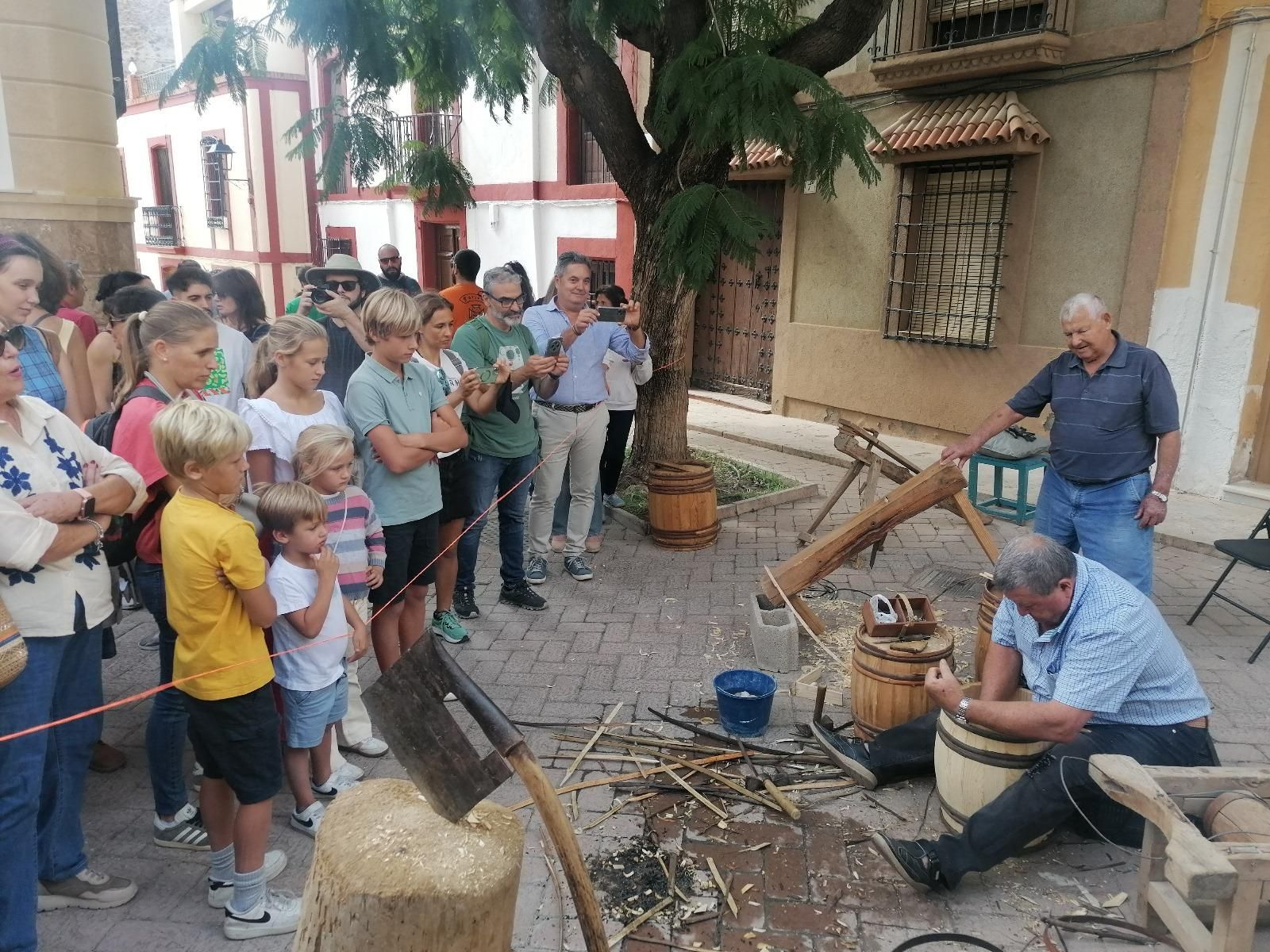 Terque viaja en el tiempo: las imágenes de la jornada de oficios antiguos