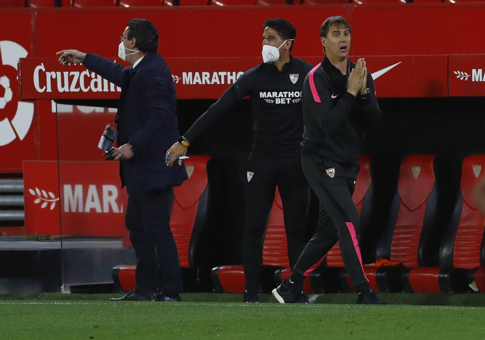 Lopetegui protesta una acción durante el partido.