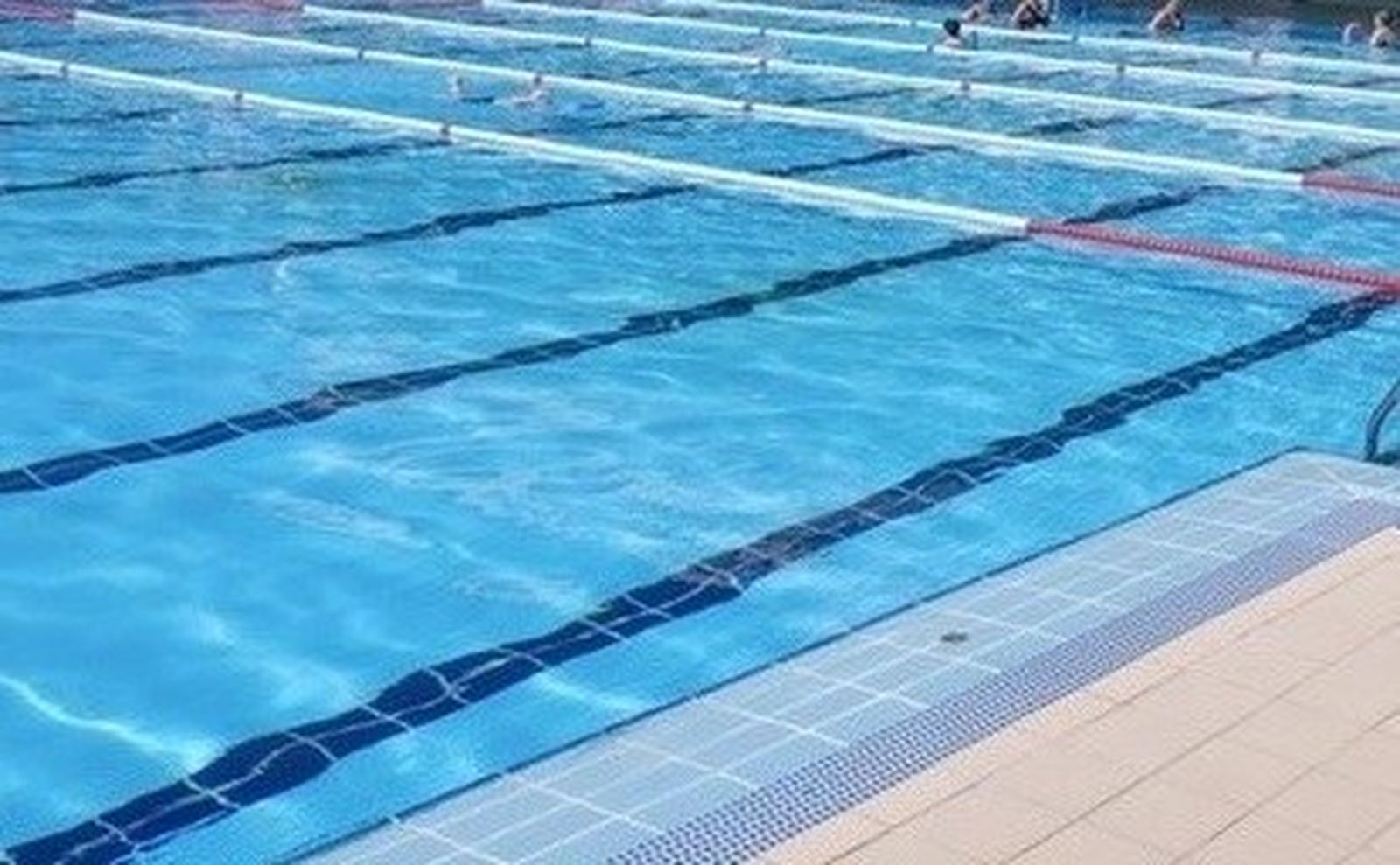 Imagen de la piscina del Centro Deportivo de Hytasa.