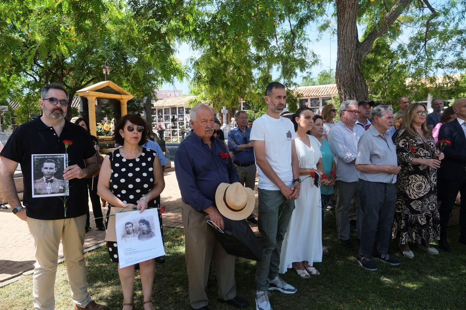El homenaje a las víctimas del franquismo en Córdoba, en imágenes