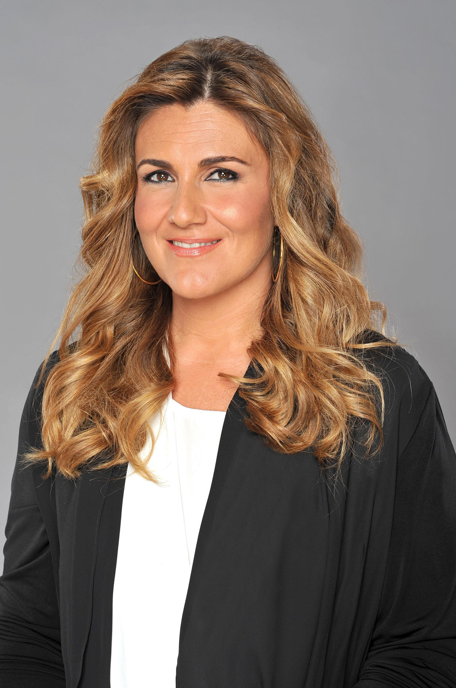 La presentadora, con los tres 'coaches' de 'Cámbiame'.