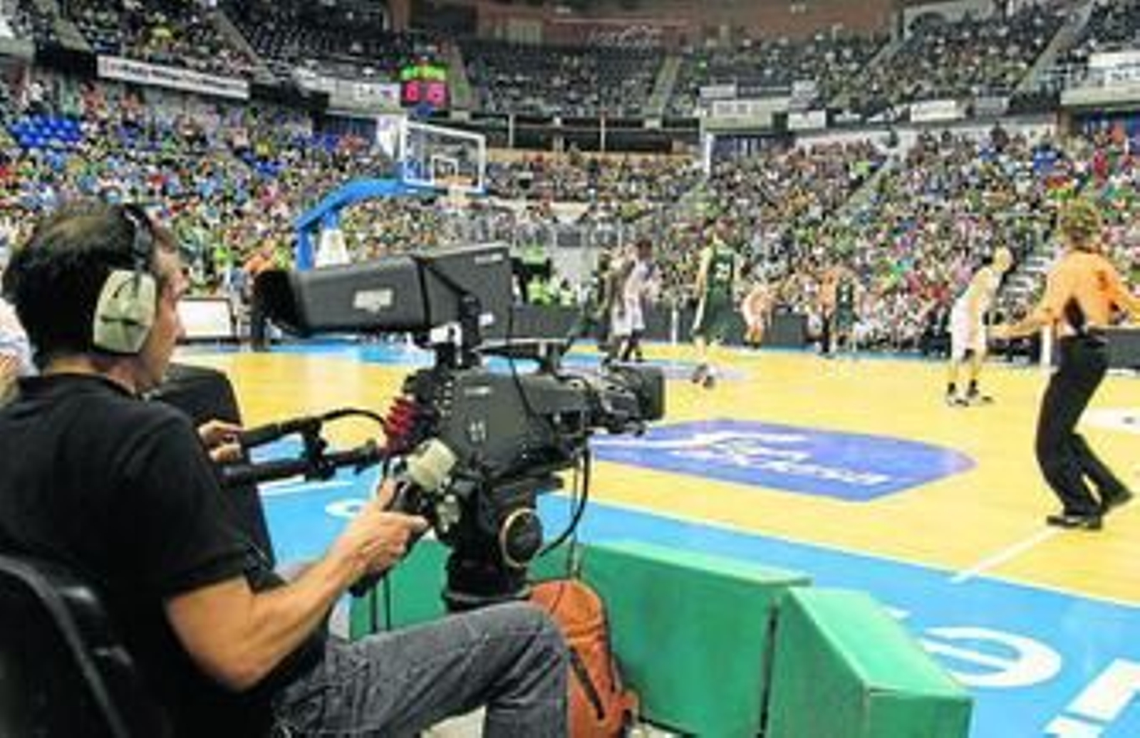 Una retransmisión en el Carpena.