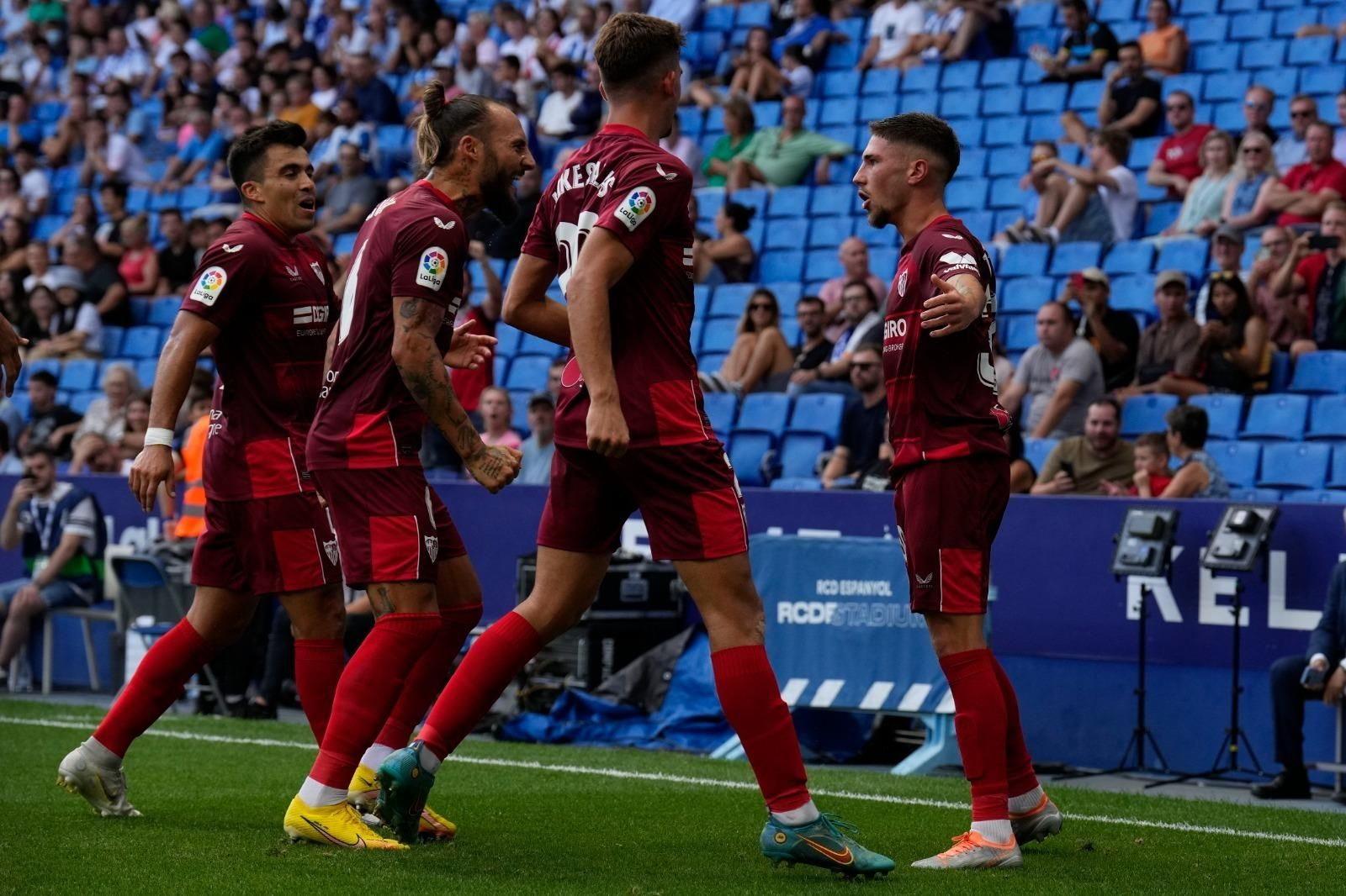 José Ángel celebra uno de sus goles