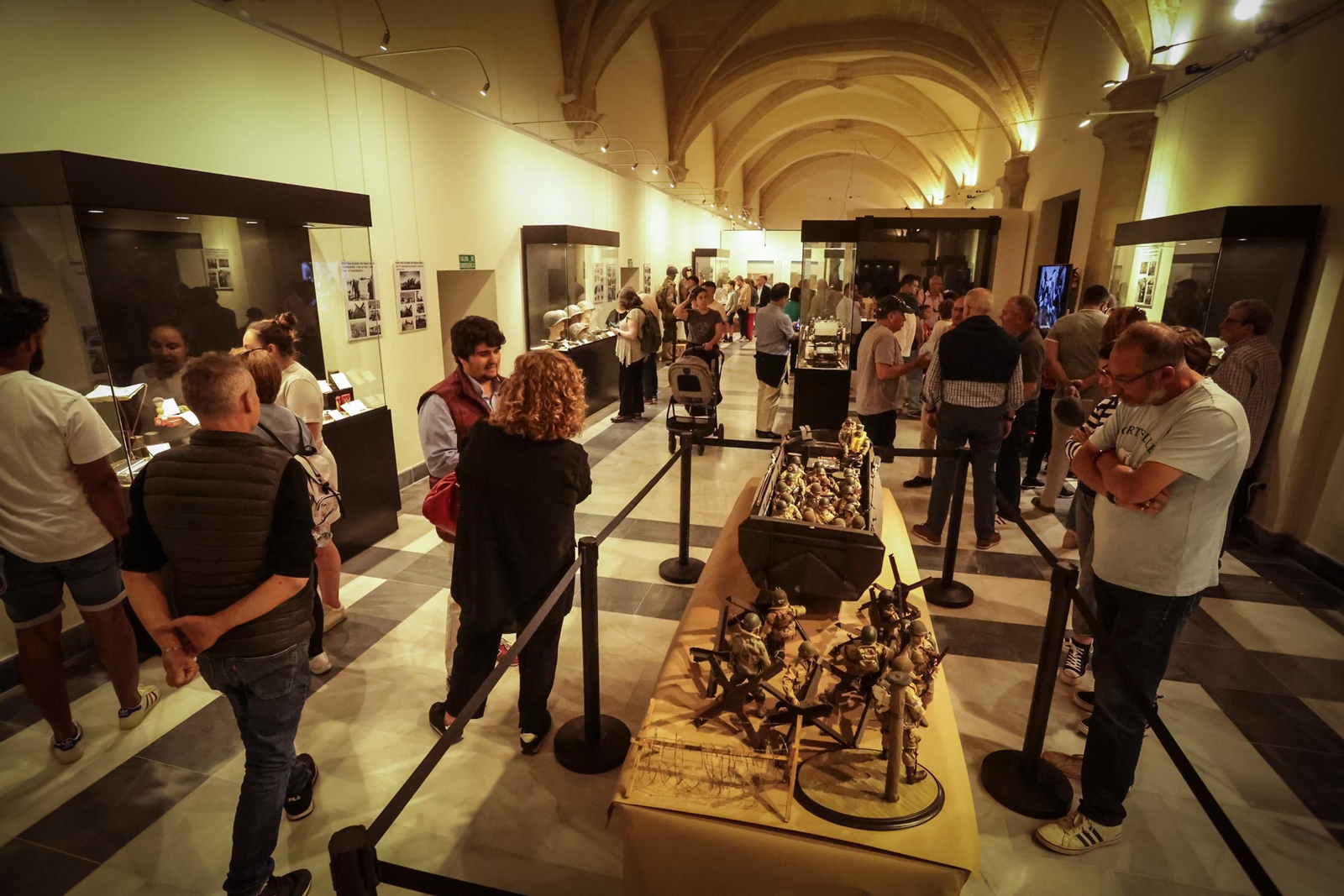 Imágenes de la exposición de maquetas de la II Guerra Mundial en los Claustros de Jerez Imágenes de la exposición de maquetas de la II Guerra Mundial en los Claustros de Jerez