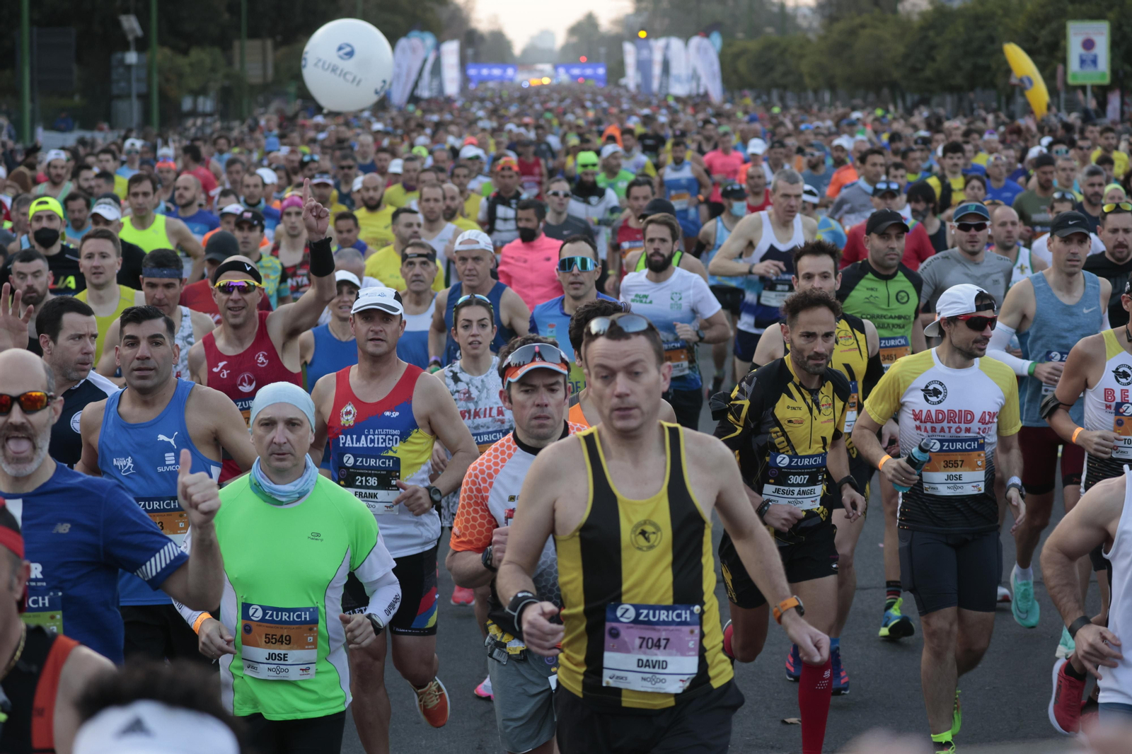 Las imágenes de la Maratón de Sevilla 2022 (1)