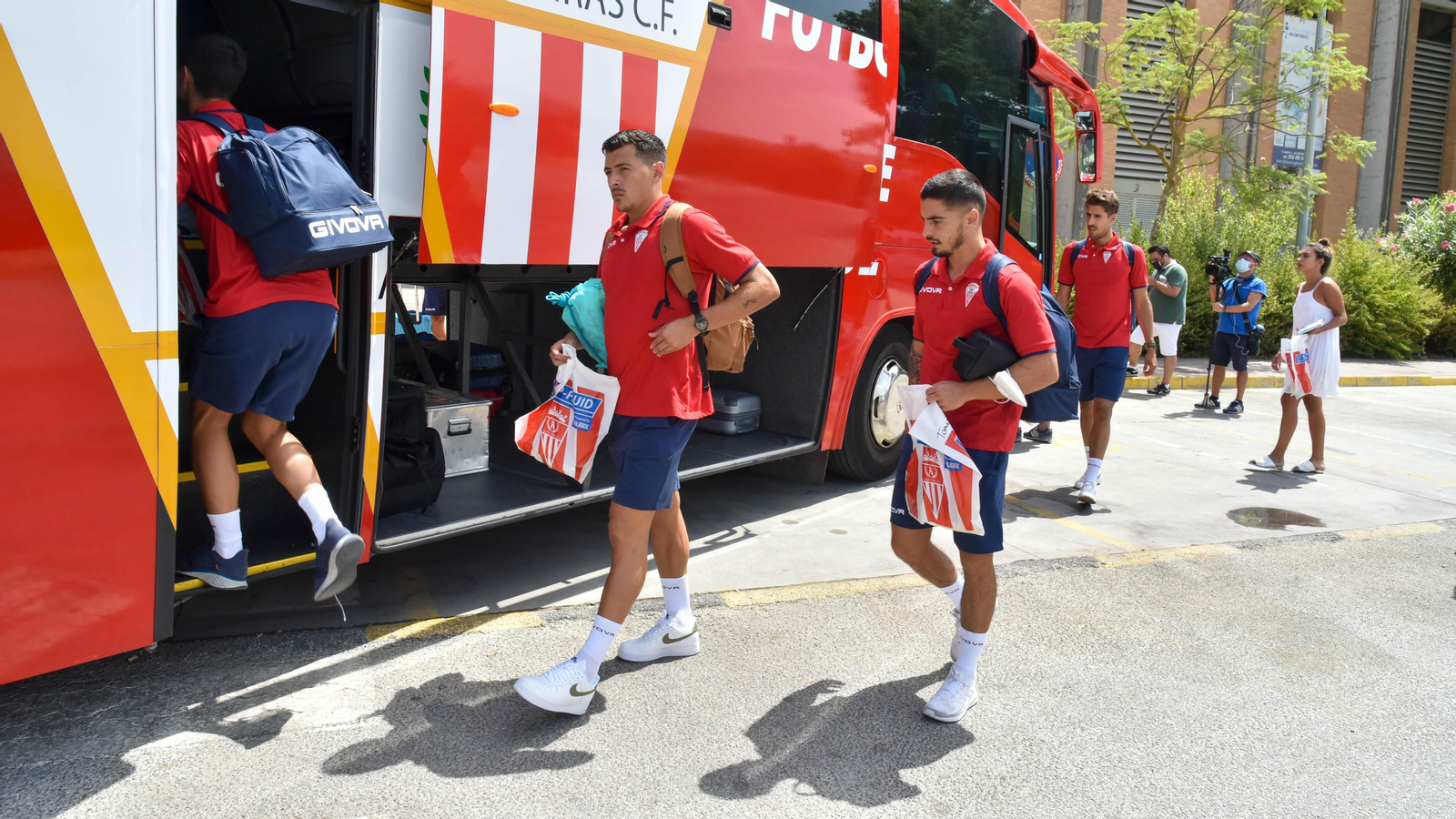 Las fotos de la salida del Algeciras CF para Barcelona