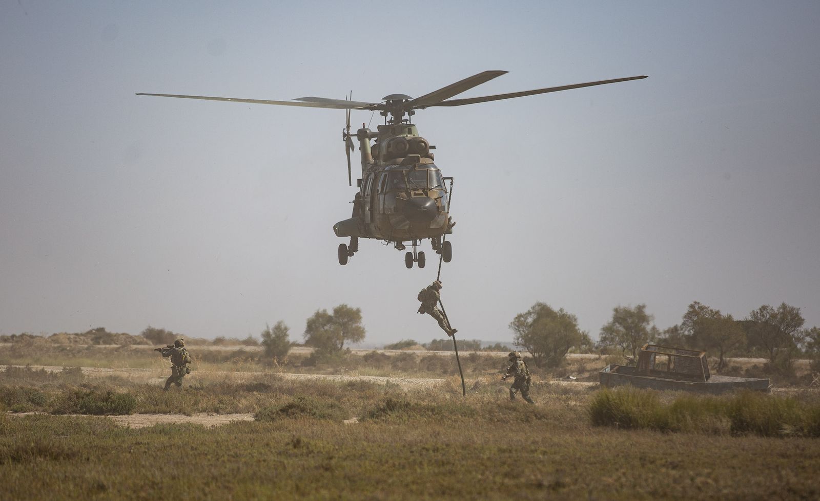 Entrenamiento del Ejército en el río Guadalquivir