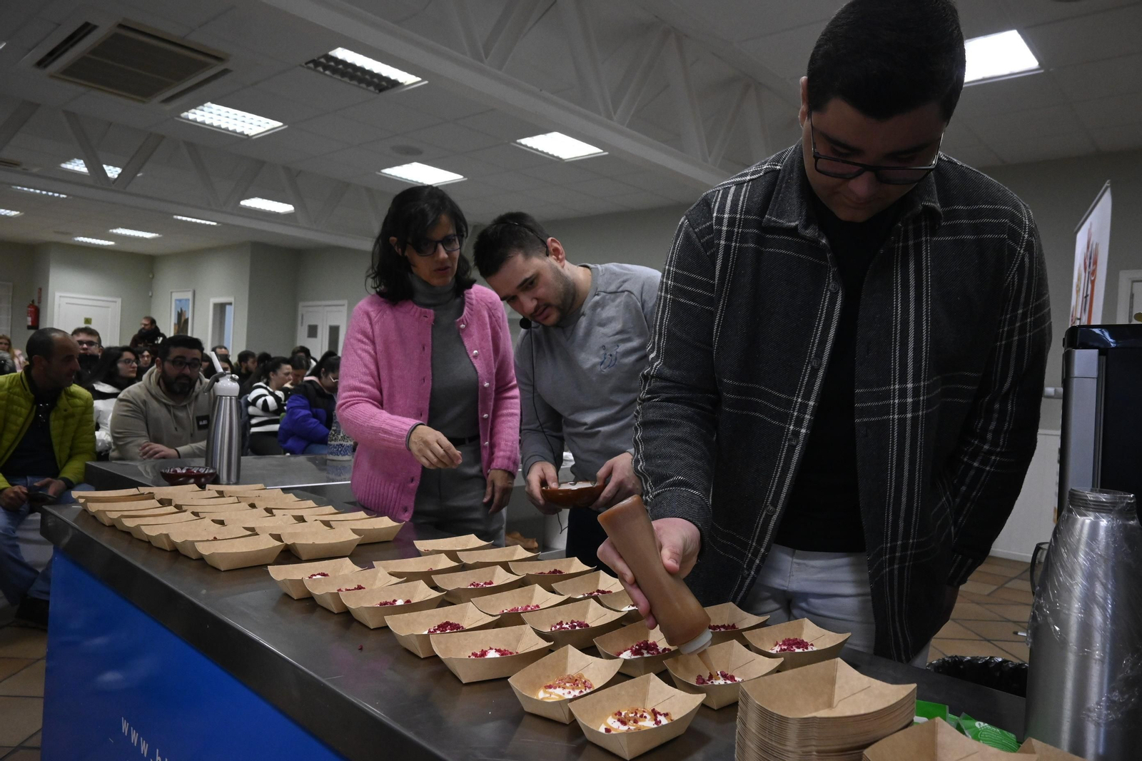Jornada de cocineros en la Escuela de hostelería Virgen de Belén, en imágenes