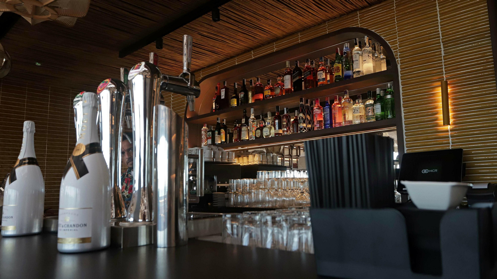 Diseño interior del restaurante BiBo Tarifa de Dani García