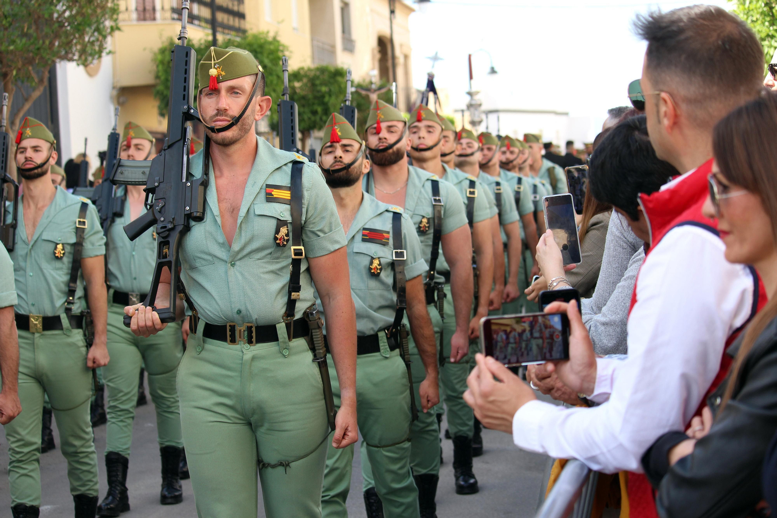 Las imágenes de la Subida de Jesús y la procesión del Viernes Santo por la mañana en Vera