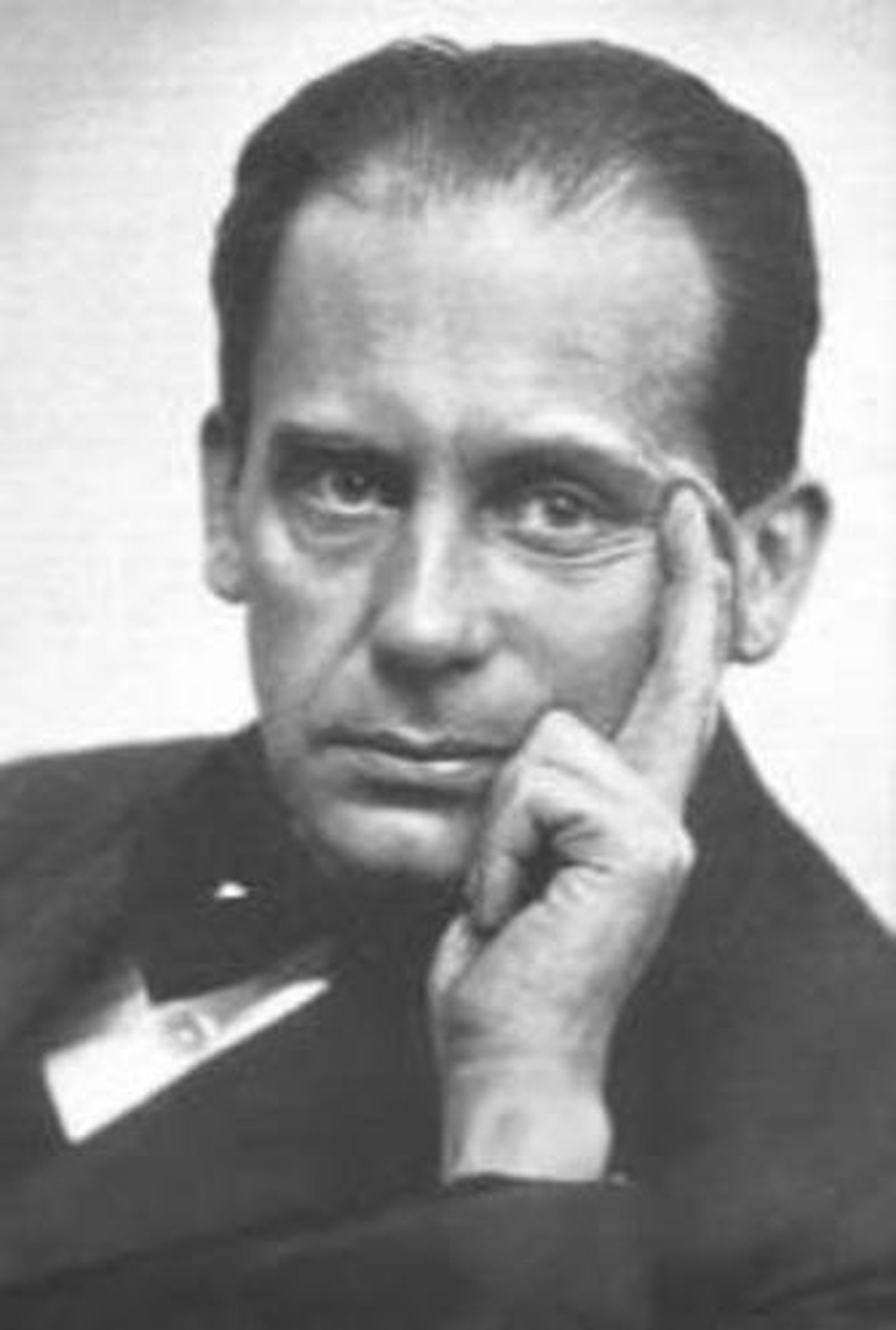 Walter Gropius, 125 años del arquitecto del cristal