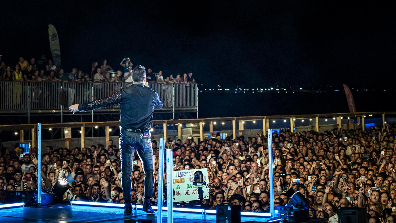 Las imágenes del concierto de despedida de Andy&Lucas en el muelle de Cádiz