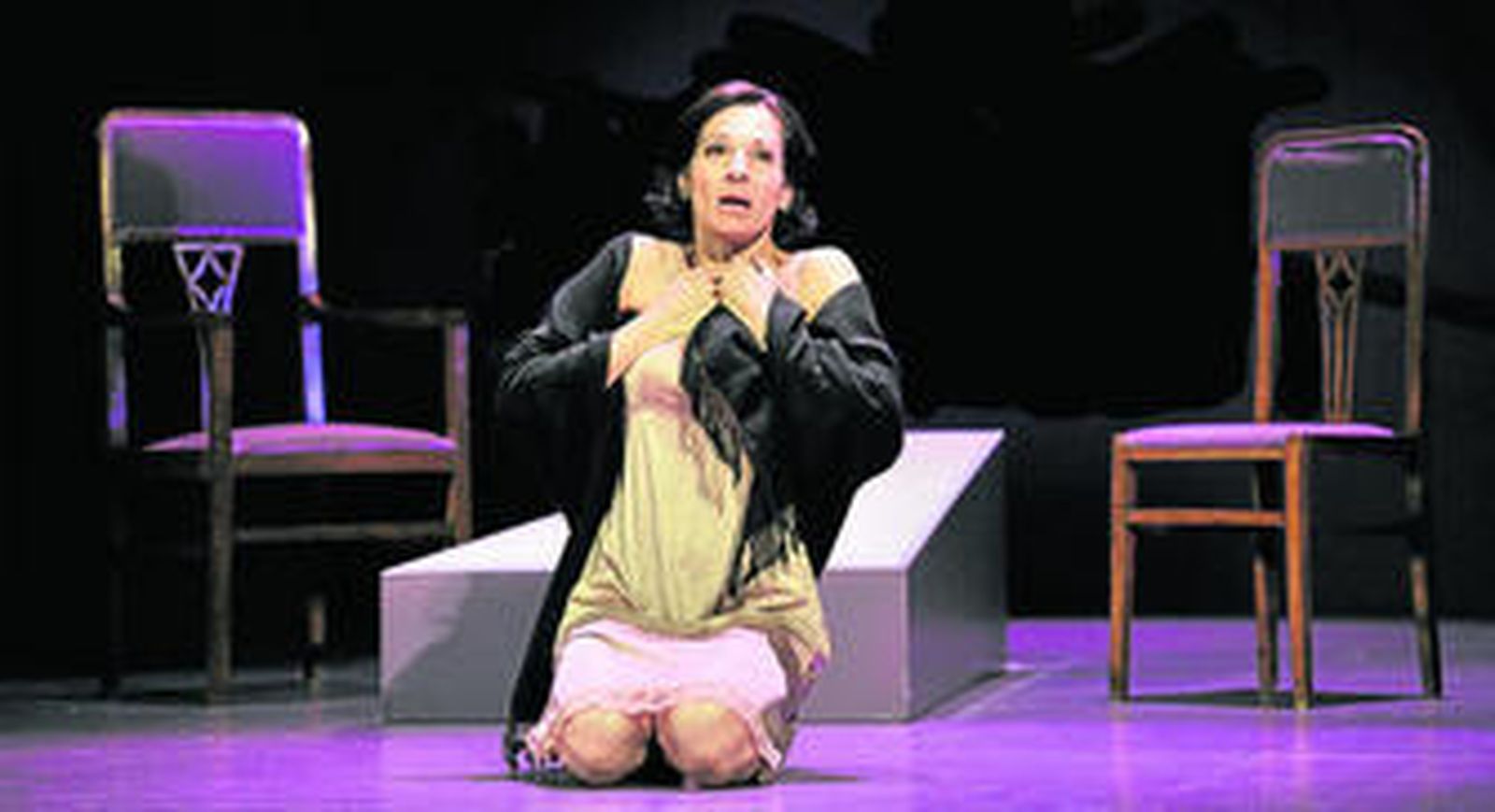 Natalia Millán durante la representación de 'Cinco horas con Mario', donde interpreta a María del Carmen Sotillo.