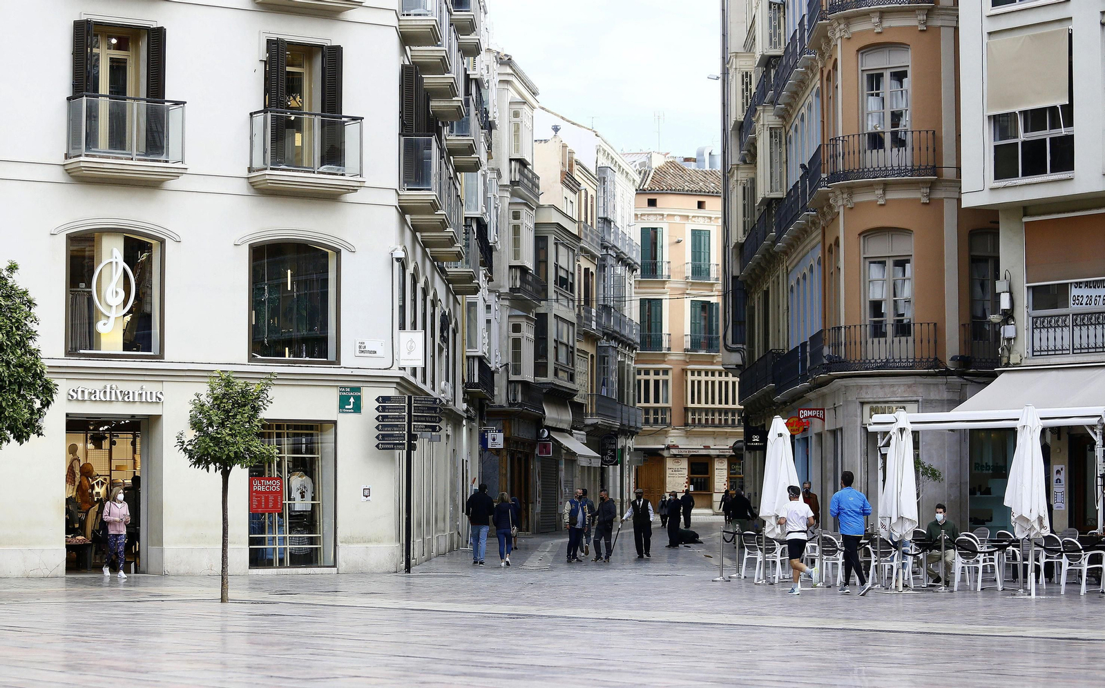 Las fotos de Málaga capital en la reapertura de bares y comercio no esencial
