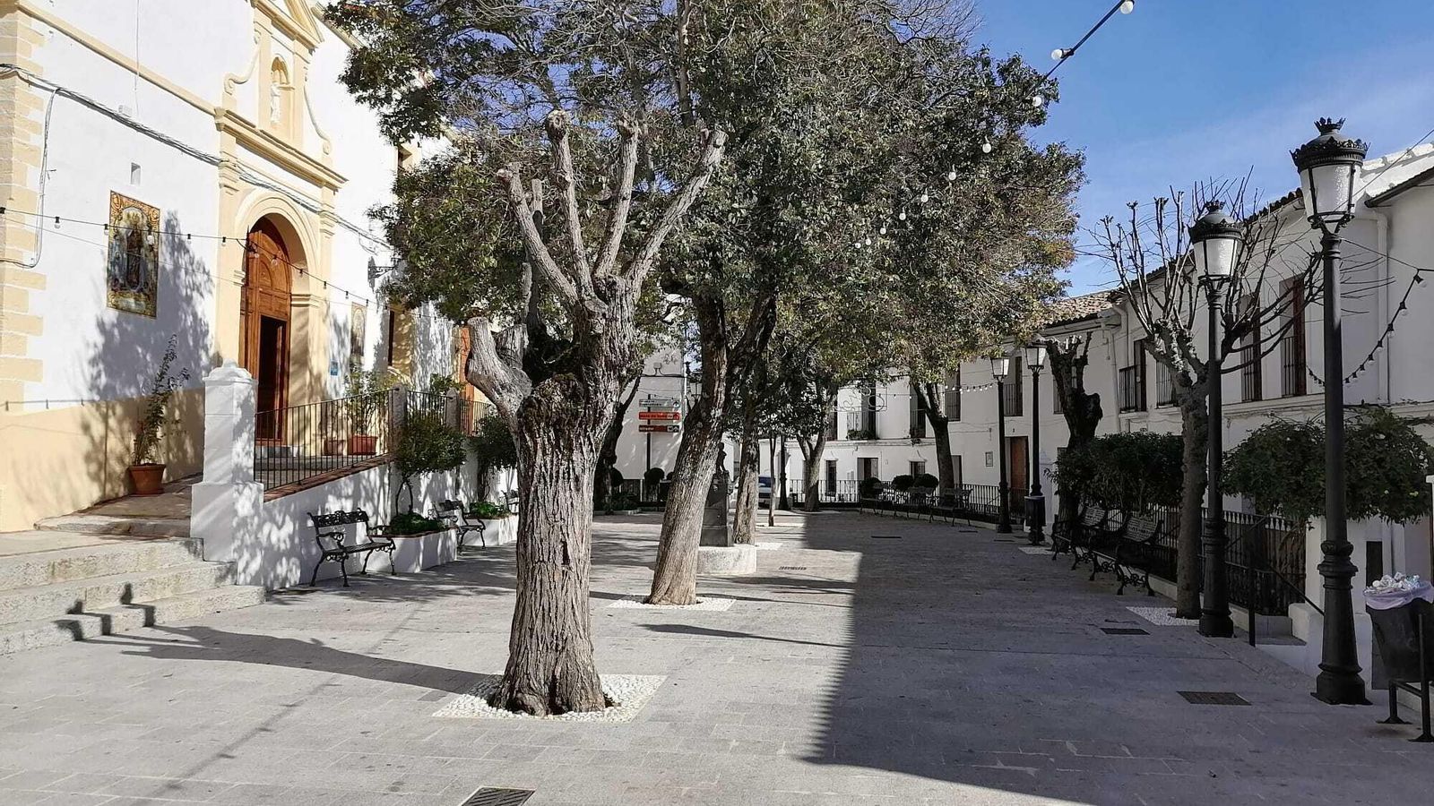 Una de las calles del pueblo, este jueves.