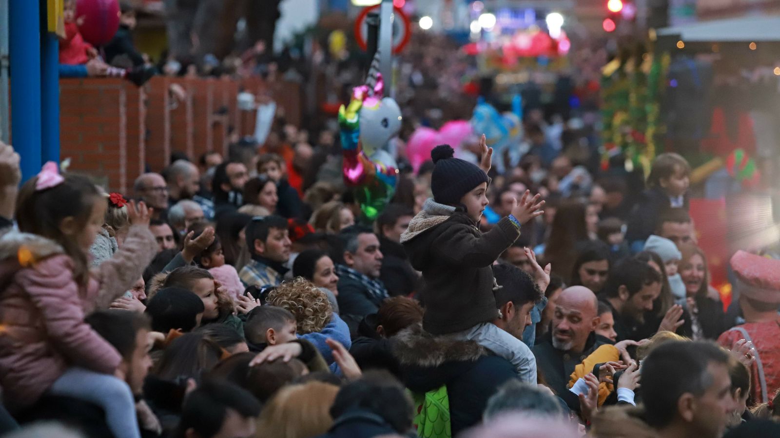Las mejores fotos de la cabalgata de los Reyes Magos en Algeciras
