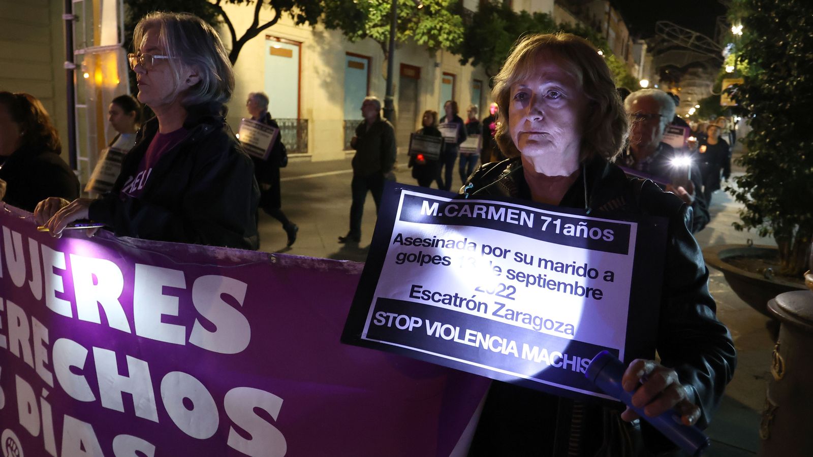 Vigilia contra la violencia machista por Jerez