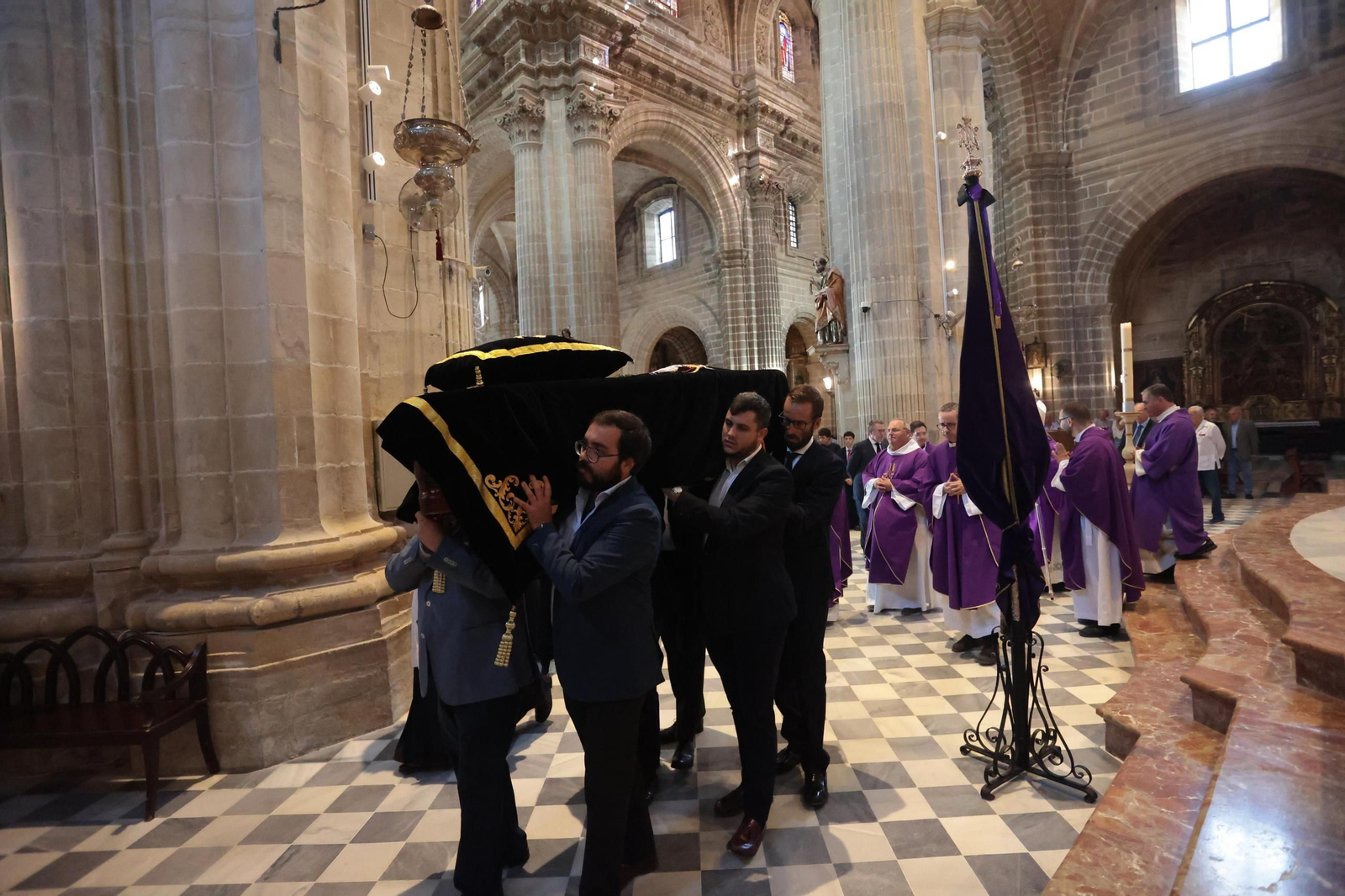 El funeral del periodista Andrés Luis Cañadas, en imágenes