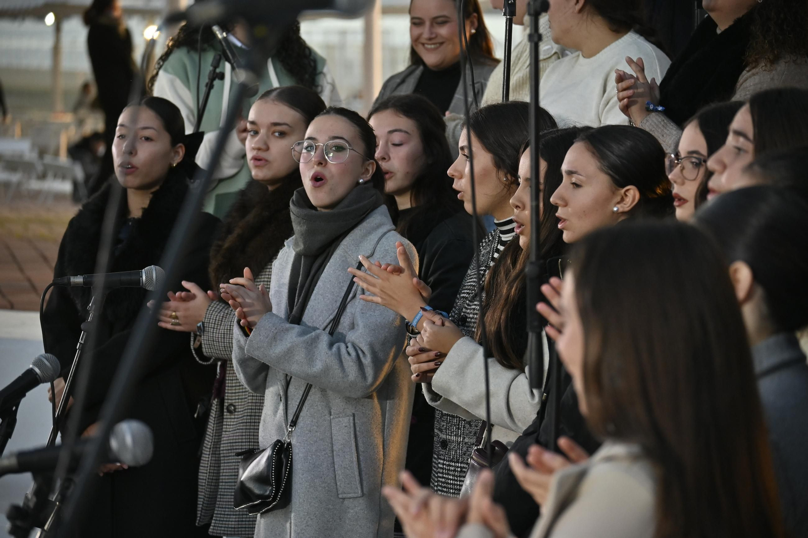 Inauguración de la iluminación navideña en el Paseo de la Ría del Puerto de Huelva 2025