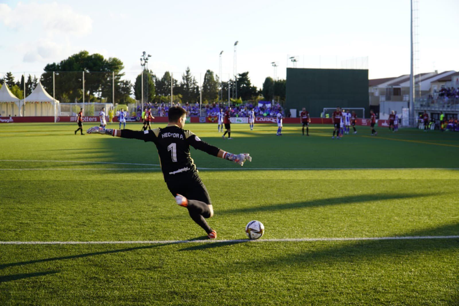 Héctor Pizana fue sustituido por lesión en el 21'.