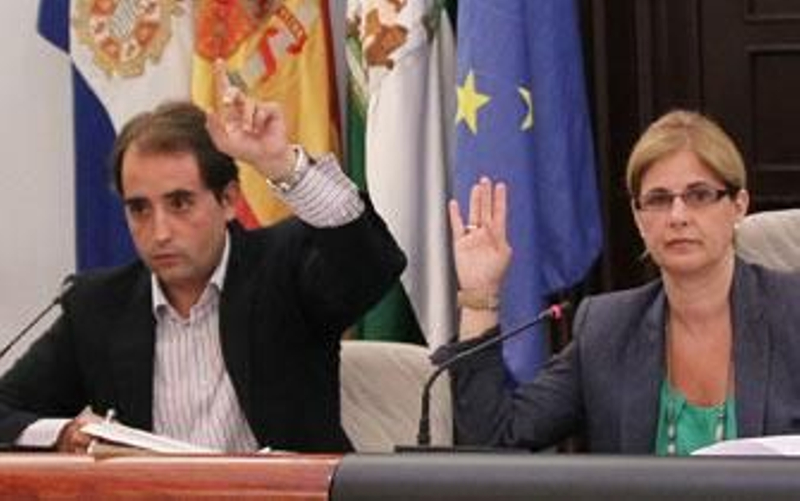 El pleno aprueba la reducción de hasta el 40% del gasto político