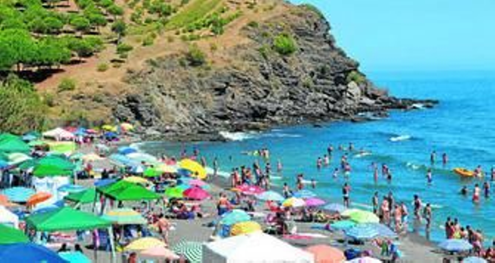 A pesar de un fin de semana con alerta amarilla, la bandera verde lució en las costas de Granada.