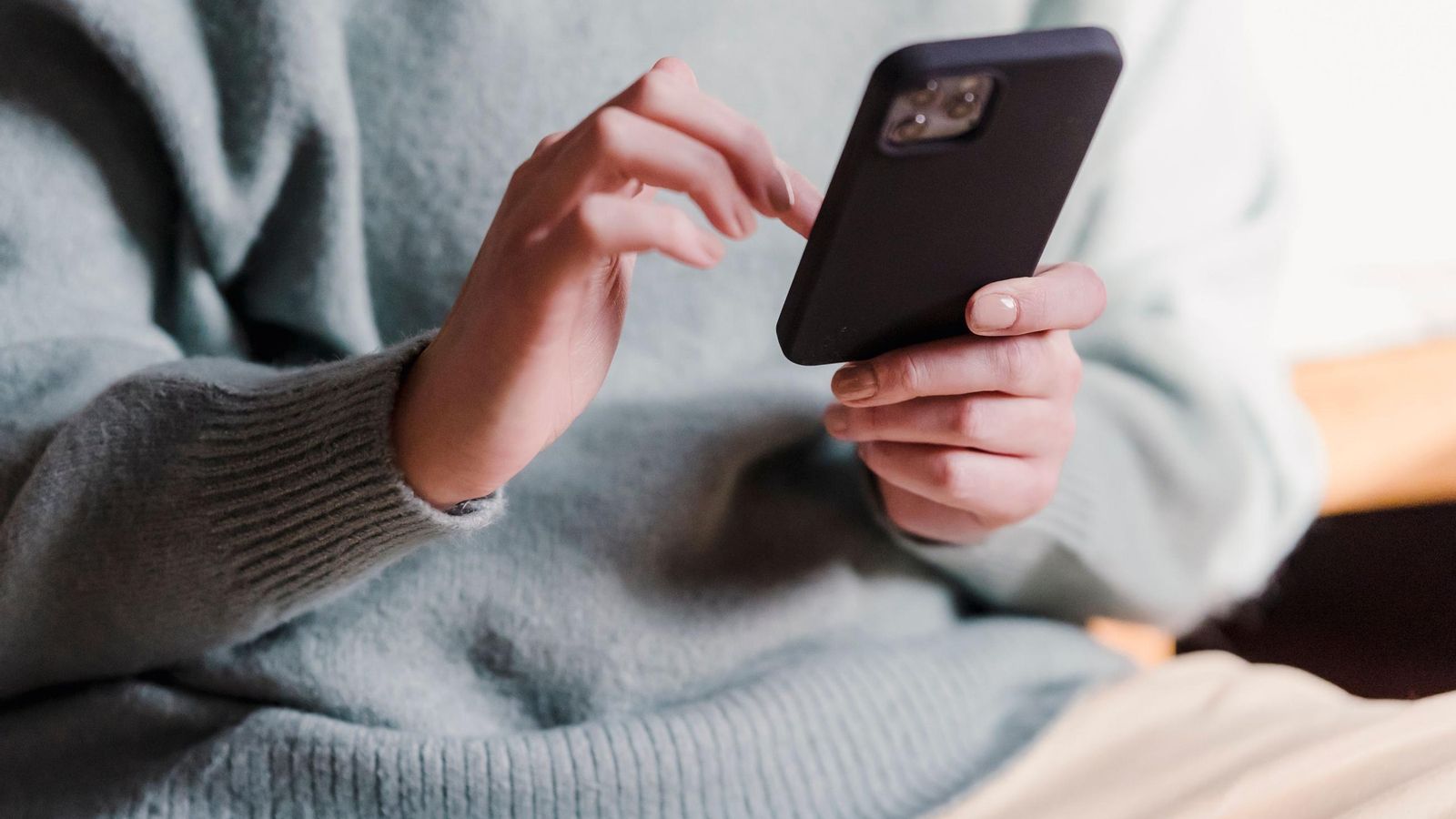 Desde el teléfono móvil se pueden realizar pagos a través de Bizum.