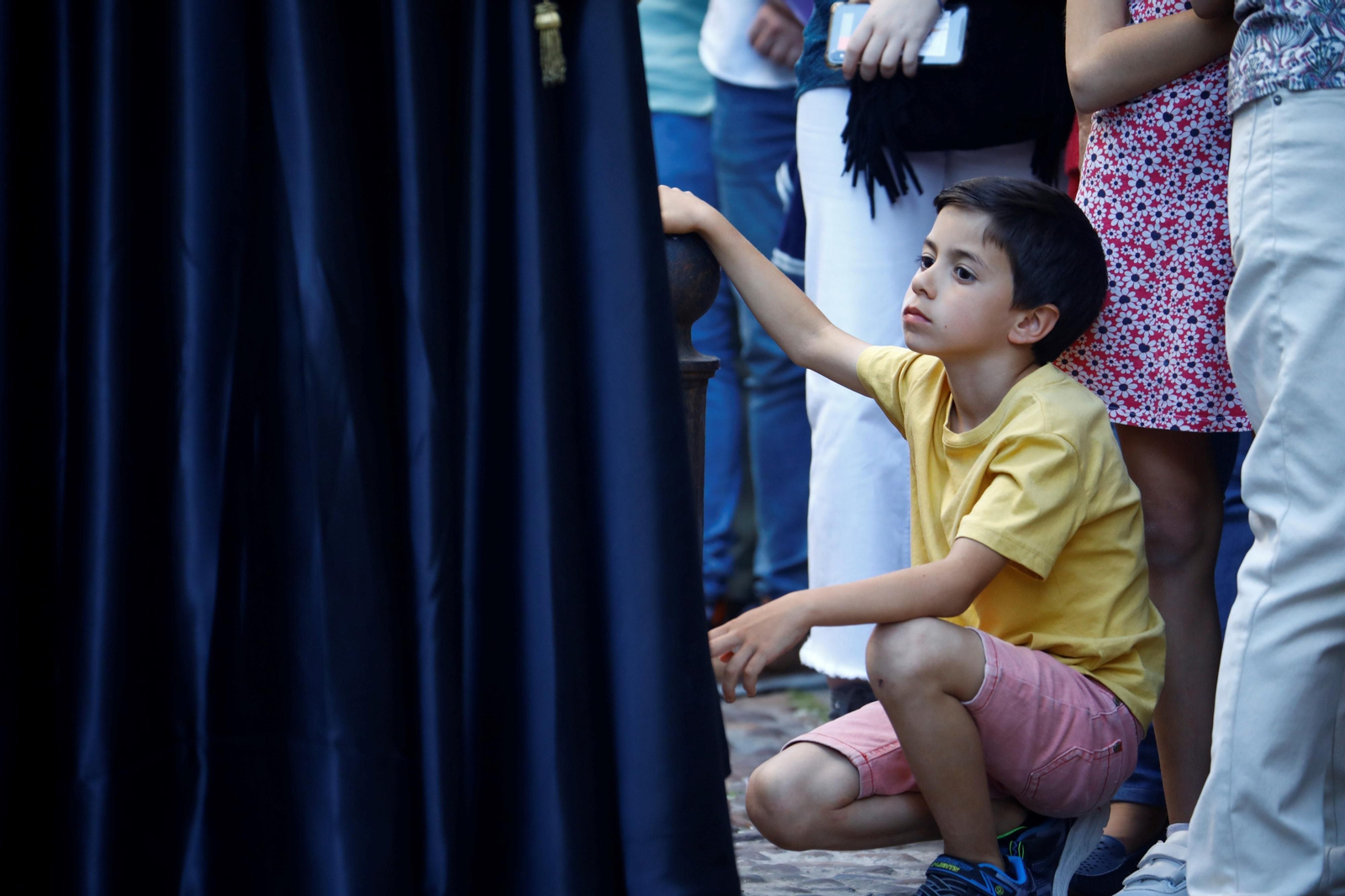 Jueves Santo en Córdoba: la procesión de Las Angustias, en imágenes