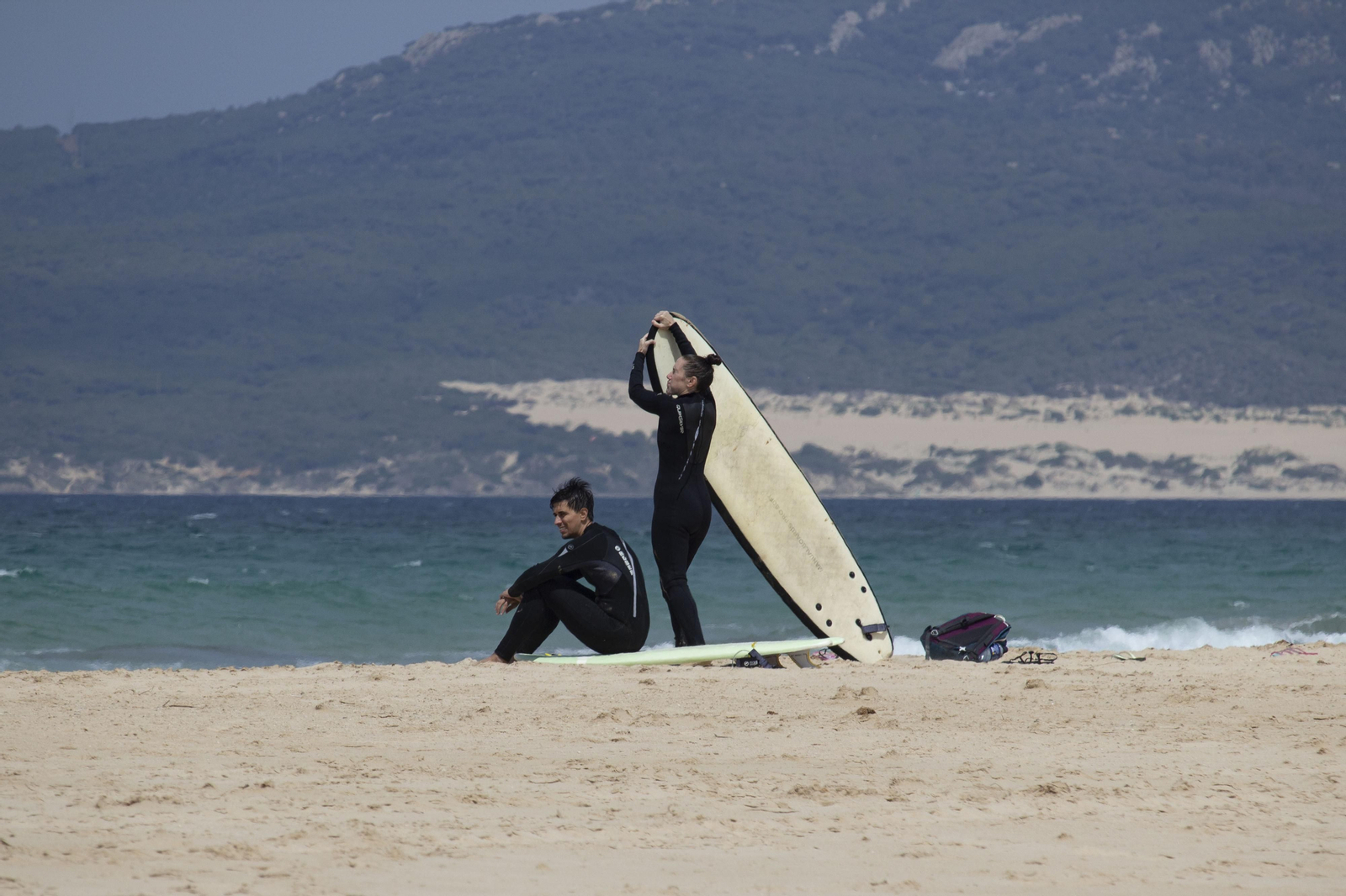 Un domingo de playa en Tarifa, en imágenes