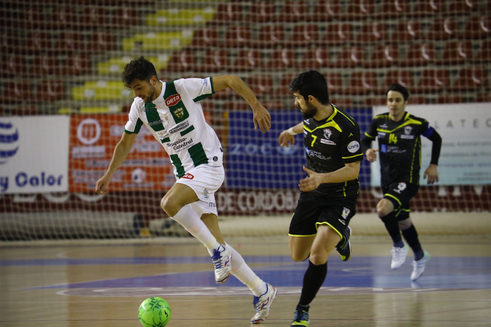 Las imágenes del triunfo del Córdoba Futsal ante O Parrulo